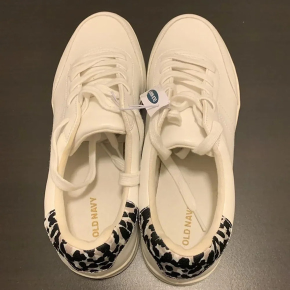 OLD NAVY Faux Leather Animal Print‎ Sneakers in White - Picture 3 of 5